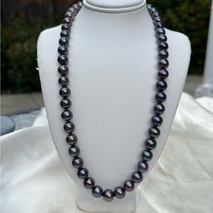 🌼 SALE 🌼 8mm Near-Round Black Peacock Tahitian Hand-Knotted Pearl Necklace 17”
